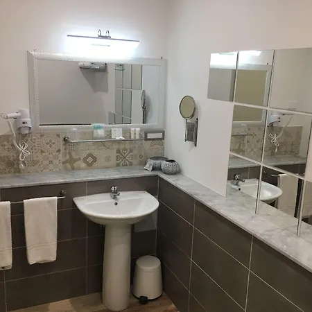 Liberty 900 Nocleg ze śniadaniem 4*